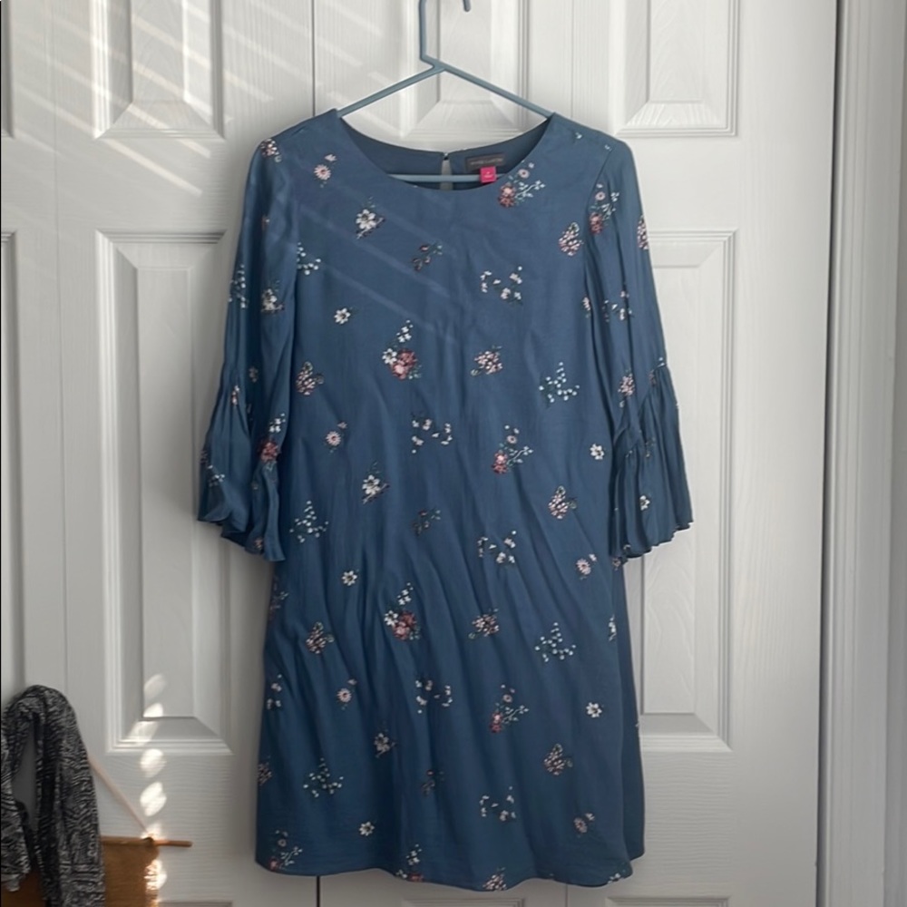Floral pattern blue Vince camuto longsleeve dress